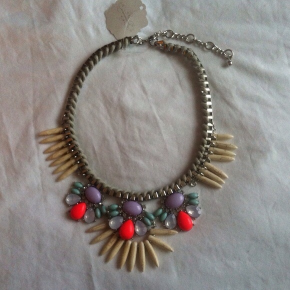 Anthropologie Bora Bib Necklace NEW - Picture 2 of 4