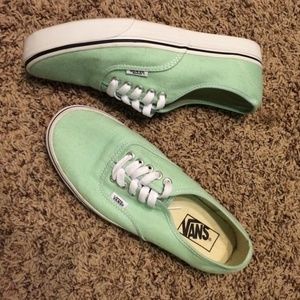 Vans "Off the Wall" Women's shoes