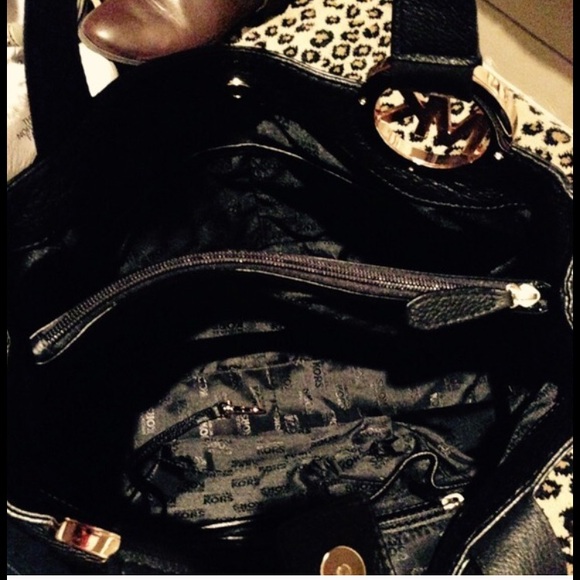 Michael Kors purse - Picture 3 of 3