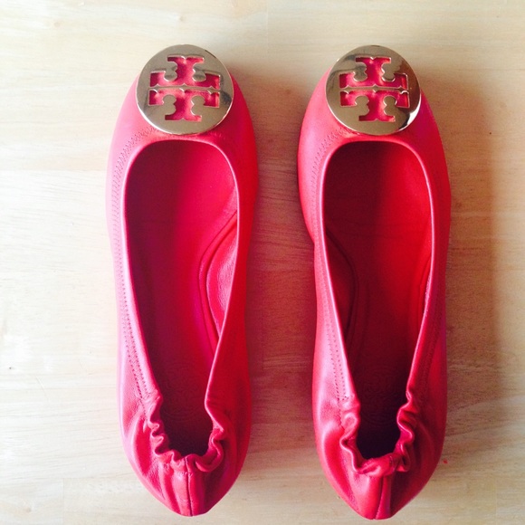 Tory Burch Reva flats-- like new! Size 5