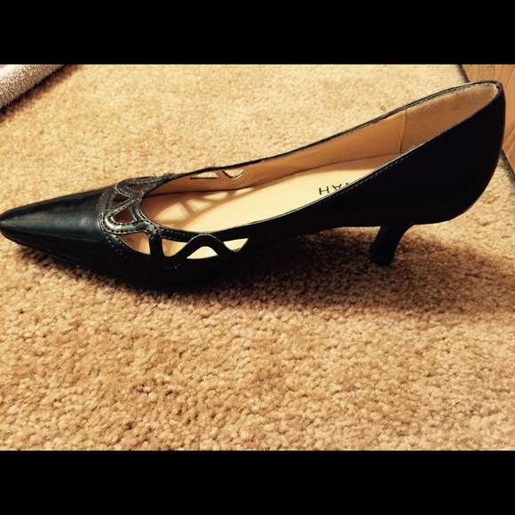 Women's size 7 dark brown heels