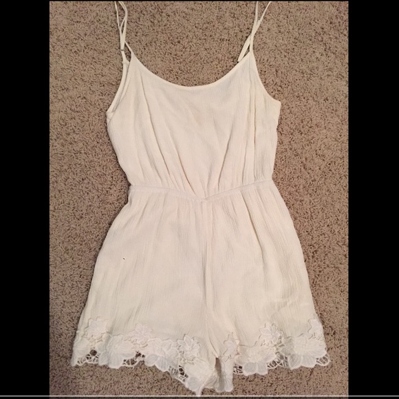 ❌TRADED❌Cream LA Hearts Romper
