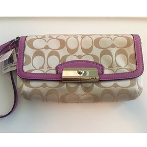 Coach Wrislet Clutch