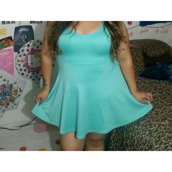 Dresses & Skirts - Vibrant teal cute skater dress!