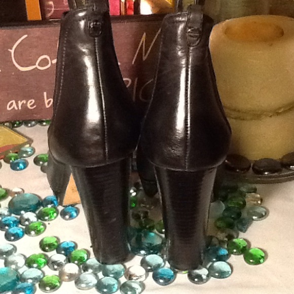 💥SOLD💥 Michael Kors Ankle Boots - Picture 4 of 4