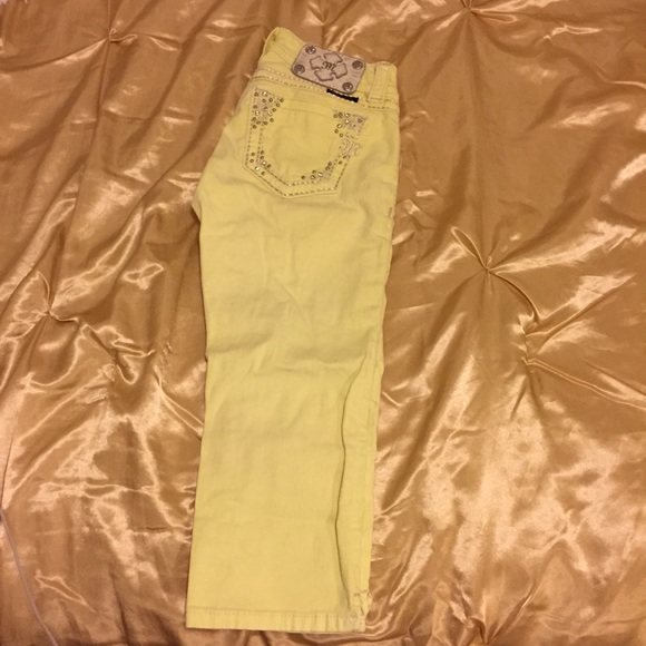 Miss Me capris - Picture 1 of 1