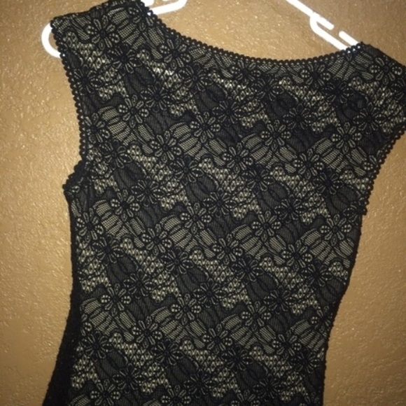 Beautiful Laced Top - Picture 2 of 3