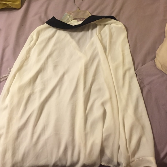 Spike collared blouse. - Picture 4 of 4