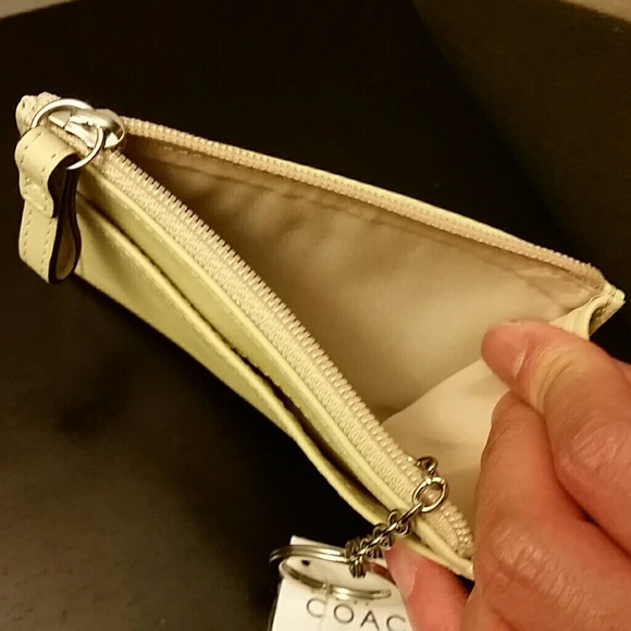 !SOLD! NWT Coach sand colored Mini Skinny wallet - Picture 3 of 3