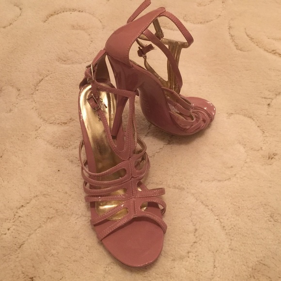 Pink, Promise heels