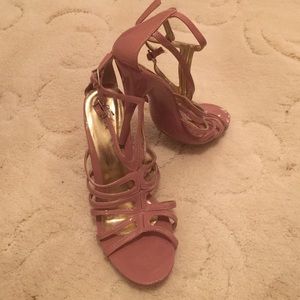 Pink, Promise heels