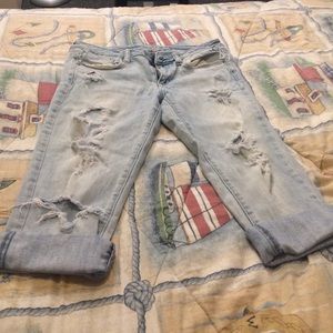 Super destroyed boyfriend capris !