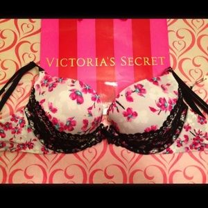 Victoria's Secret Bra , New with Tags