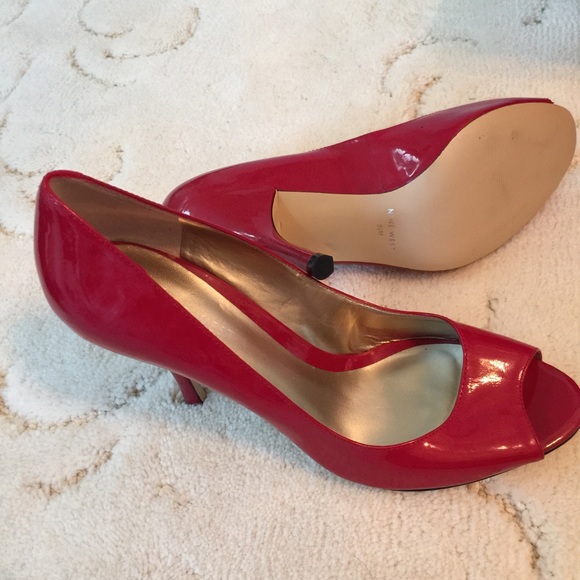 Red pumps