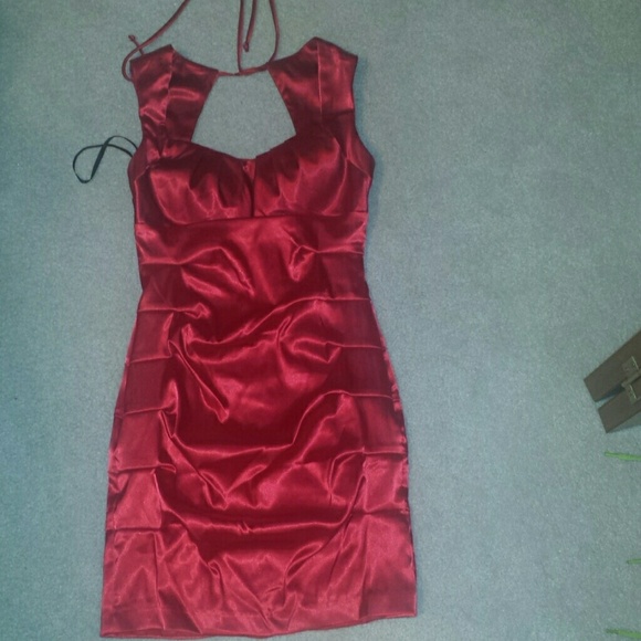Red cocktail dress - Picture 2 of 4