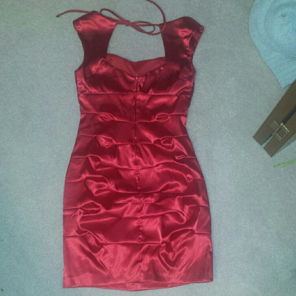 Red cocktail dress - Picture 3 of 4