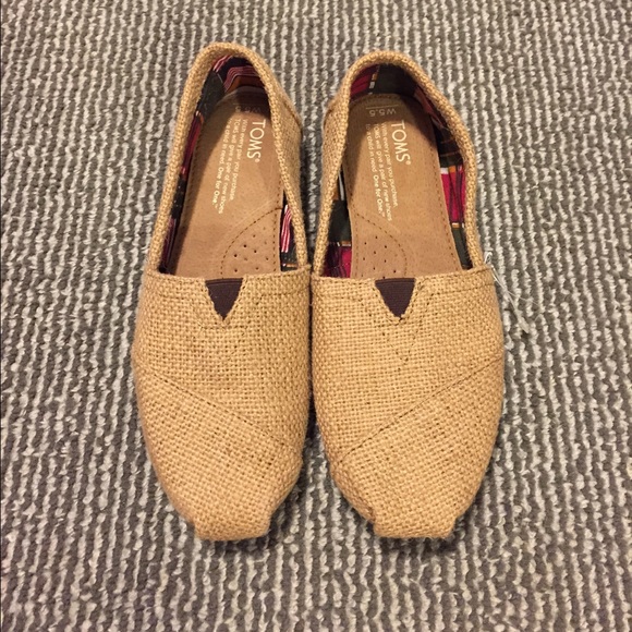 SOLD Burlap toms