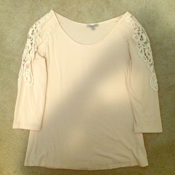 Laced shoulder light pink dress shirt