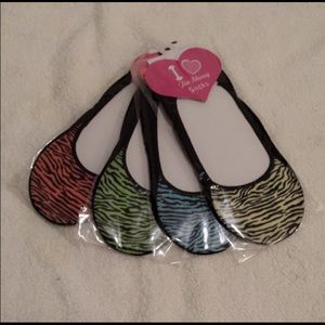 4 pairs of womens socks