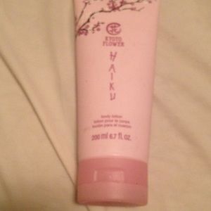 Haiku Kyoto flower body lotion