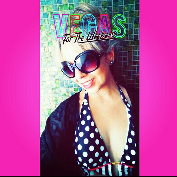 2 Piece black. Pink, white bikini worn only once - Picture 3 of 4