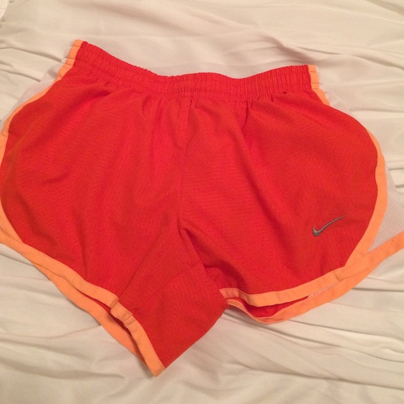 Girls Nike Tempo Shorts