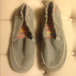 Grey rocket dog canvas slip on shoes