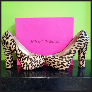 Betsey Johnson Sophia Leopard Platform Pump