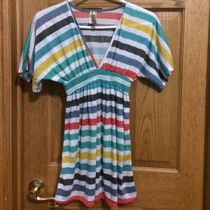 Super cute colorful striped top!