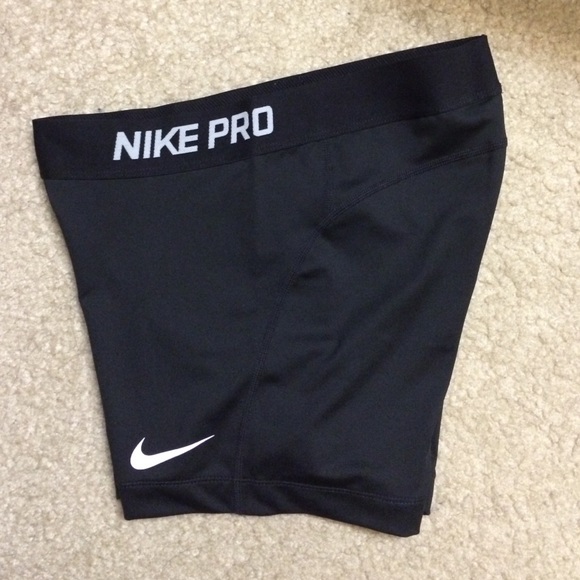 Nike Outerwear - Nike pro dri-fit ✔️