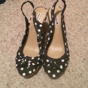 Black and white polka dot wedges