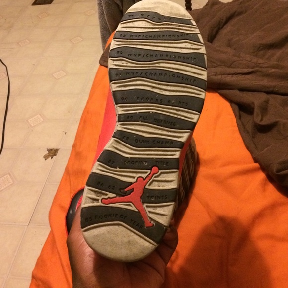 Bulls over Broadway's retro 10's - Picture 3 of 3