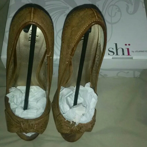 Shi by Journeys Bella Sandals Size 9