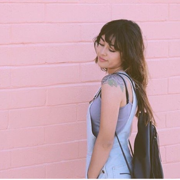 🍑FOLLOW ME ON IG 🍑 - Picture 3 of 4