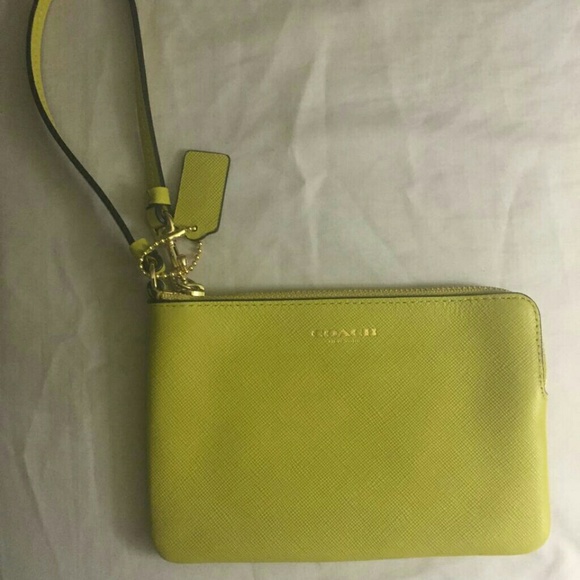 Coach wristlet - Picture 1 of 2