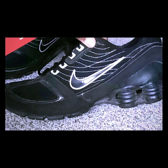 Black nike shox Good condition PRICE FIRM"