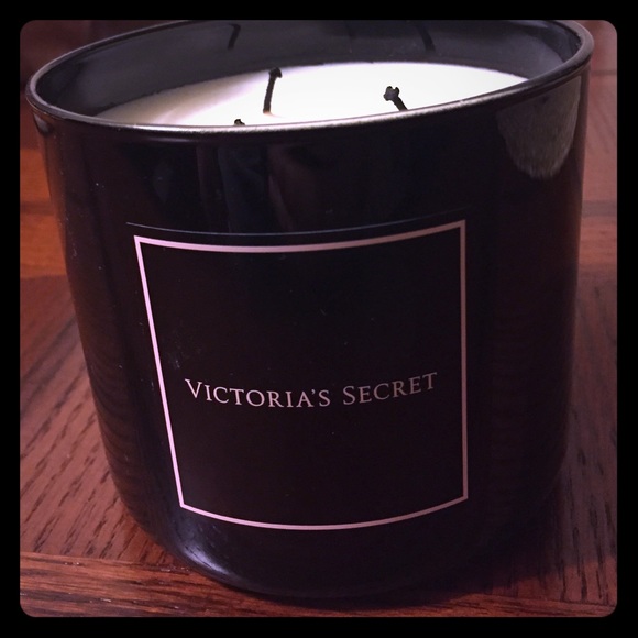 Victoria's Secret bombshell candle