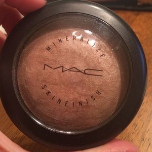 MAC Soft and gentle mineralize skinfinish