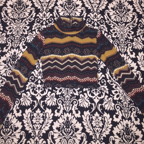 Long sleeve crop top