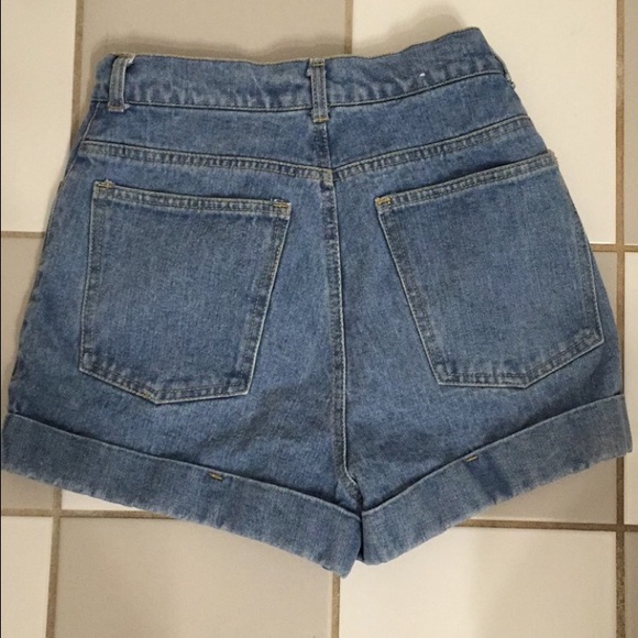 TRADED American apparel light wash denim shorts - Picture 2 of 3