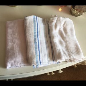 Three muslin blankets