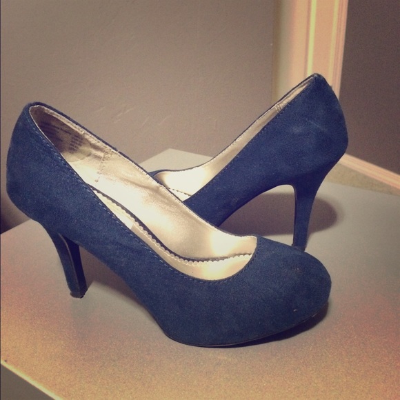 Blue suede heel