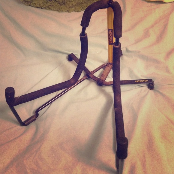 Guitar stand