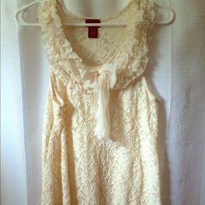 Size Large lace top