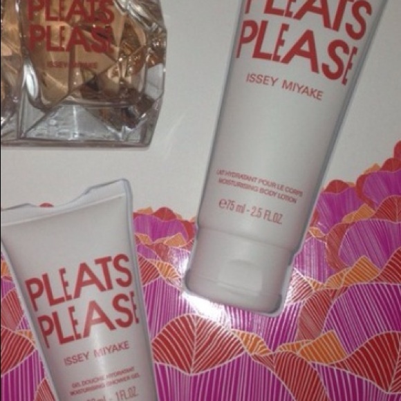 Pleats please perfume
