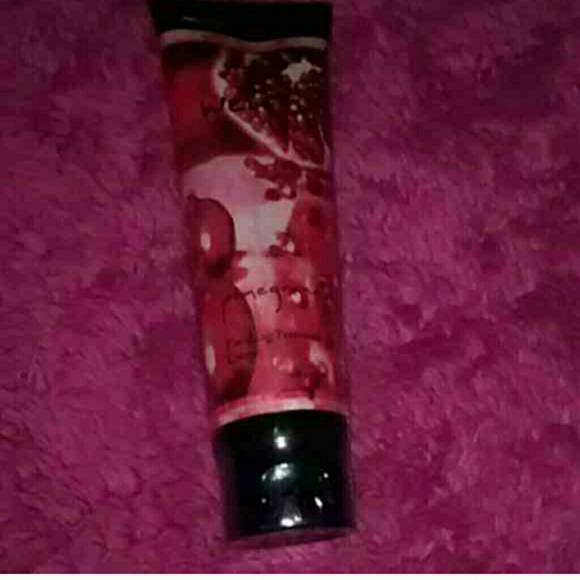 Chaz Wen Pomegranate Finishing Treatment Creme