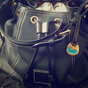 Beautiful black leather Dooney & Bourke!