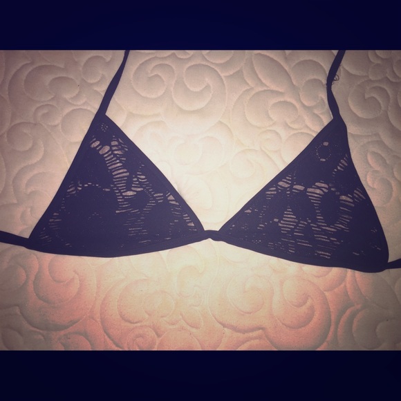 GUESS bathing suit top