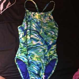 TYR durafast one piece swimsuit (RESERVABLE)