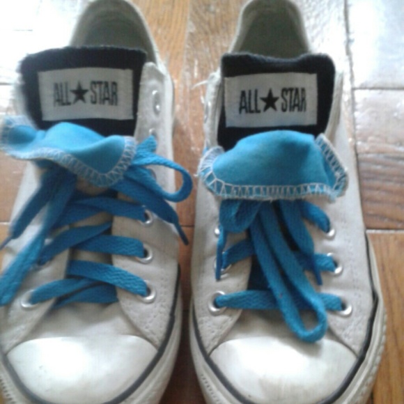 Double tongue Converse size 8